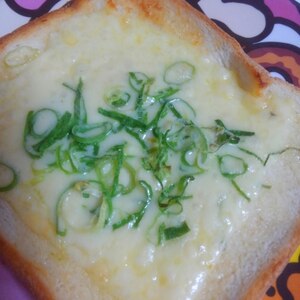 朝食に☆ねぎマヨチーズトースト